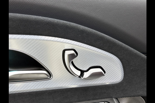 Mercedes-Benz CLA-Klasse 200 Business Solution AMG | Premium Plus | Winterpakket | Rijassistentiepakket | Nightpakket | MBUX Augmented Reality navigatie | Smartphone integratie | URBAN GUARD |