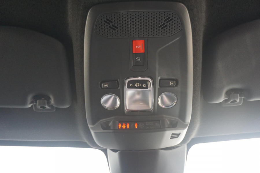 Opel Corsa 1.2 Turbo Ultimate Alcantara | Massage | All Weather banden | Winter pack | Parkpilots/Camera 180° | Keyless |