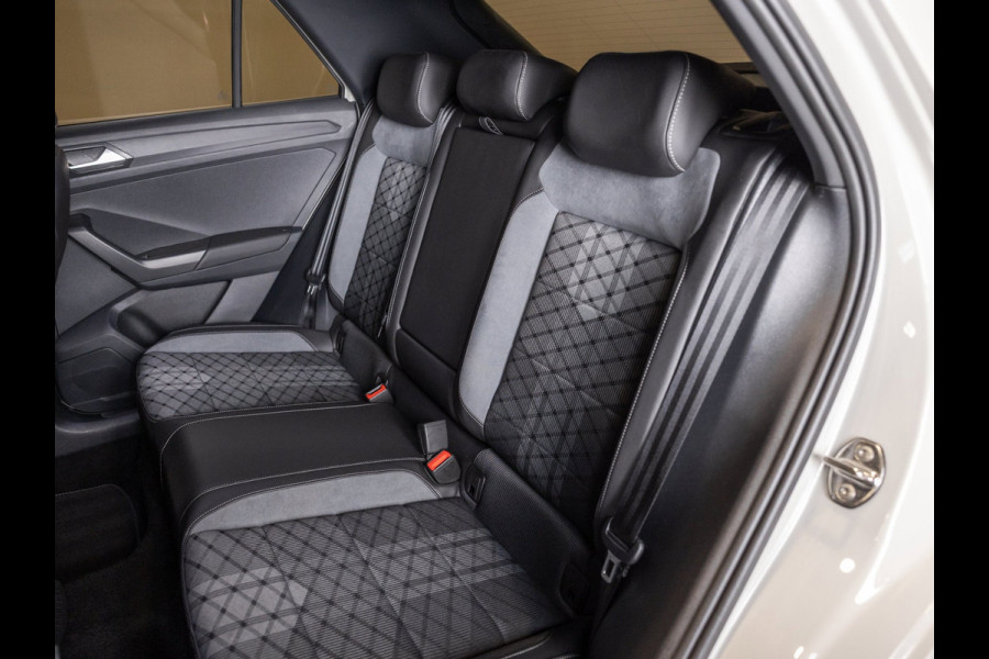 Volkswagen T-Roc 1.5 TSI R-Line Blackstyle / 150pk / Stoel en stuur verwarming / Achteruitrij camera / Keyless /