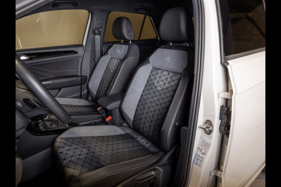 Volkswagen T-Roc 1.5 TSI R-Line Blackstyle / 150pk / Stoel en stuur verwarming / Achteruitrij camera / Keyless /