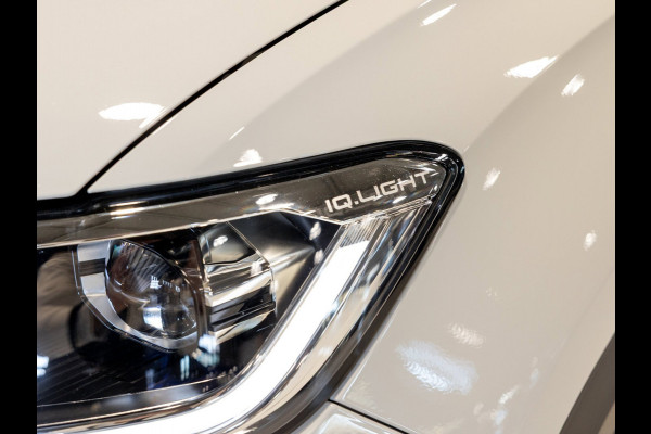 Volkswagen T-Roc 1.5 TSI R-Line Blackstyle / 150pk / Stoel en stuur verwarming / Achteruitrij camera / Keyless /