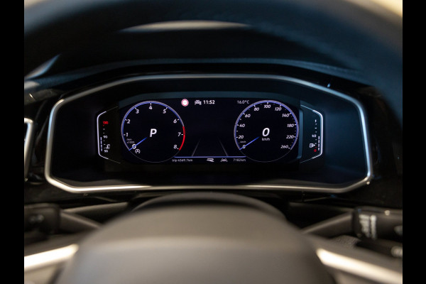 Volkswagen T-Roc 1.5 TSI R-Line Blackstyle / 150pk / Stoel en stuur verwarming / Achteruitrij camera / Keyless /