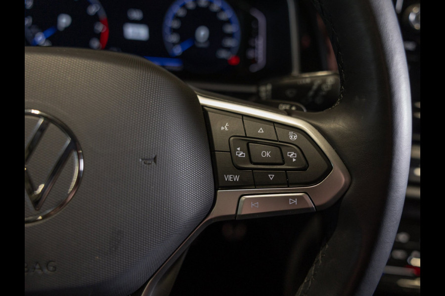 Volkswagen T-Roc 1.5 TSI R-Line Blackstyle / 150pk / Stoel en stuur verwarming / Achteruitrij camera / Keyless /