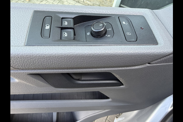 Volkswagen Transporter 2.0 TDI L2H1 150PK Euro6 CarPlay/cruise control/Trekhaak/dab