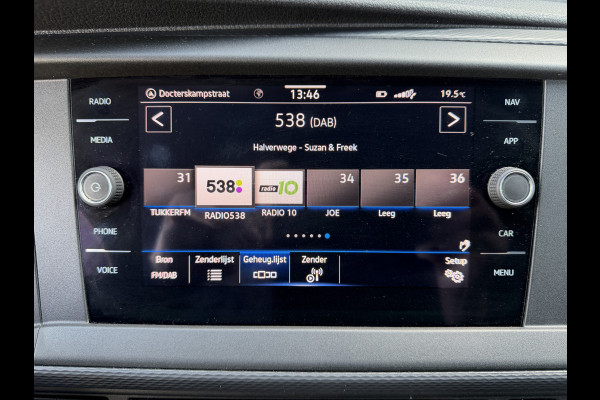 Volkswagen Transporter 2.0 TDI L2H1 150PK Euro6 CarPlay/cruise control/Trekhaak/dab