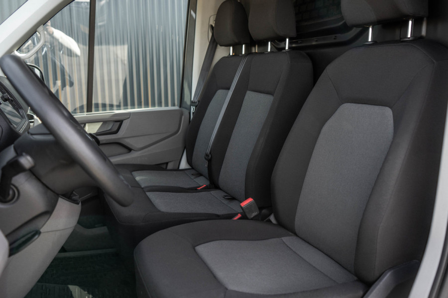 Volkswagen Crafter 2.0TDI L3H3 | 177 PK | 3-Zits | PDC | Airco