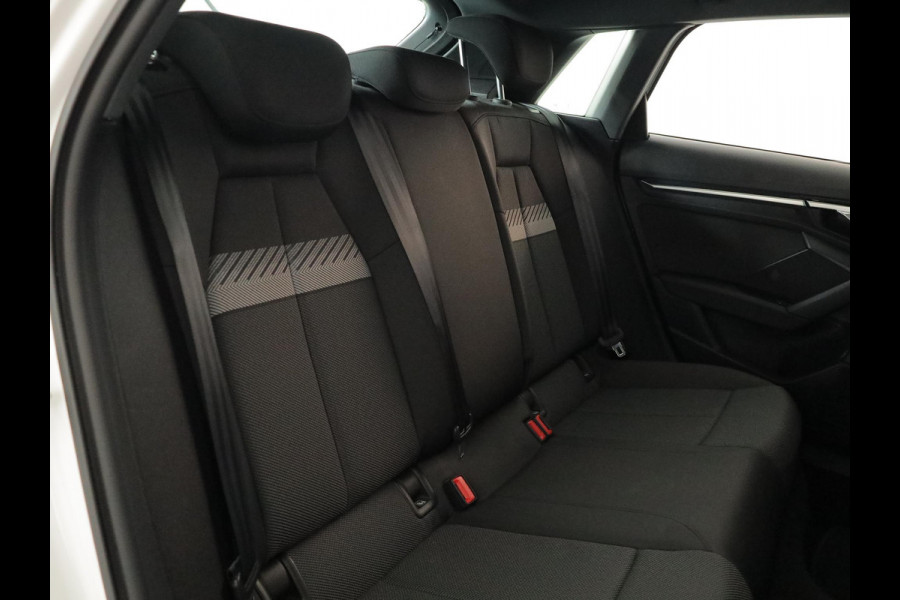 Audi A3 Sportback 30 TFSI Advanced edition 110 pk S-tronic | Navigatie | Parkeersensoren achter | LED koplampen | Apple Carplay/Android Auto | Autom. airco |