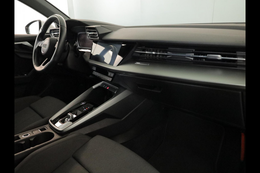 Audi A3 Sportback 30 TFSI Advanced edition 110 pk S-tronic | Navigatie | Parkeersensoren achter | LED koplampen | Apple Carplay/Android Auto | Autom. airco |