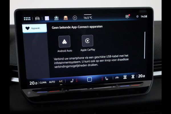 Volkswagen T-Roc R-Line First Edition 1.5 eTSI 110 kW / 150 PK SUV Panoramadak | Stoelverwarming | Achteruitrijcamera