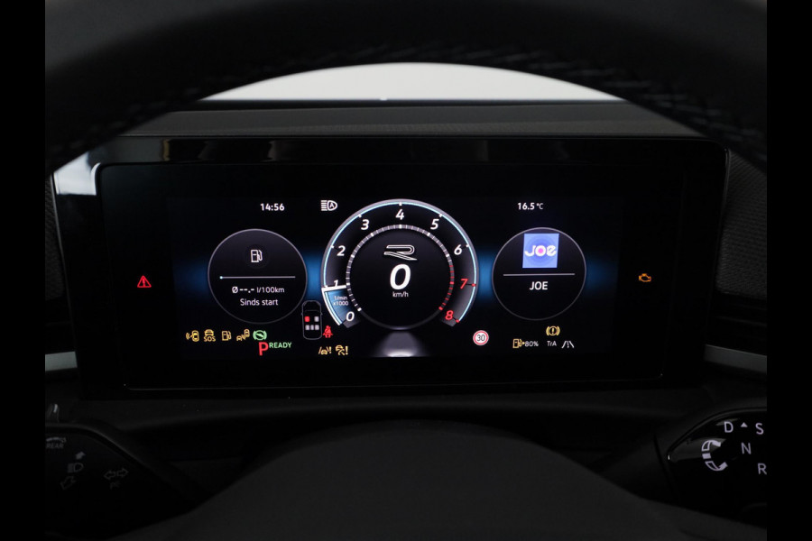 Volkswagen T-Roc R-Line First Edition 1.5 eTSI 110 kW / 150 PK SUV Panoramadak | Stoelverwarming | Achteruitrijcamera