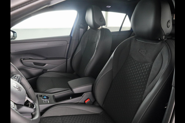 Volkswagen T-Roc R-Line First Edition 1.5 eTSI 110 kW / 150 PK SUV Panoramadak | Stoelverwarming | Achteruitrijcamera