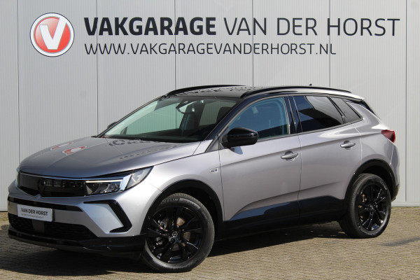 Opel Grandland 1.2-130pk Turbo GS-Line. Zeer nette en luxe hoogzitter, slechts 43.000km ! Autm. airco dual, camera, half leder, navigatie, telefoonvoorb, Apple carplay/Android auto, lane- en side assist, cruise control, metallic lak, LM wielen etc.