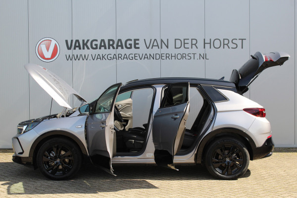 Opel Grandland 1.2-130pk Turbo GS-Line. Zeer nette en luxe hoogzitter, slechts 43.000km ! Autm. airco dual, camera, half leder, navigatie, telefoonvoorb, Apple carplay/Android auto, lane- en side assist, cruise control, metallic lak, LM wielen etc.