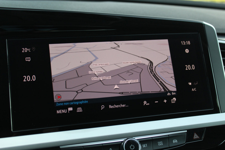 Opel Grandland 1.2-130pk Turbo GS-Line. Zeer nette en luxe hoogzitter, slechts 43.000km ! Autm. airco dual, camera, half leder, navigatie, telefoonvoorb, Apple carplay/Android auto, lane- en side assist, cruise control, metallic lak, LM wielen etc.