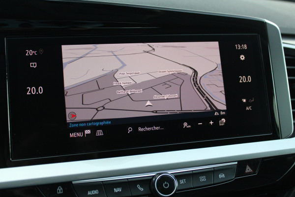 Opel Grandland 1.2-130pk Turbo GS-Line. Zeer nette en luxe hoogzitter, slechts 43.000km ! Autm. airco dual, camera, half leder, navigatie, telefoonvoorb, Apple carplay/Android auto, lane- en side assist, cruise control, metallic lak, LM wielen etc.