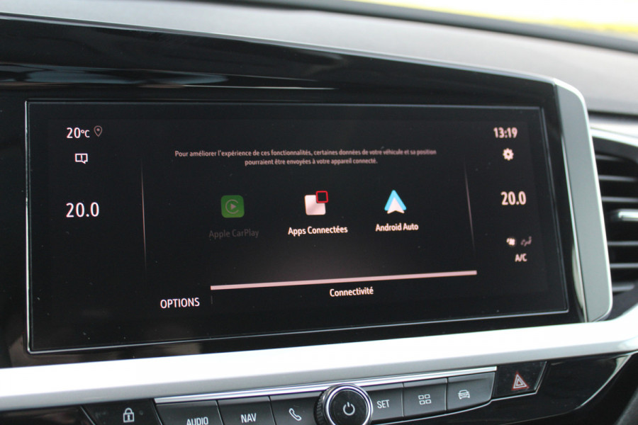 Opel Grandland 1.2-130pk Turbo GS-Line. Zeer nette en luxe hoogzitter, slechts 43.000km ! Autm. airco dual, camera, half leder, navigatie, telefoonvoorb, Apple carplay/Android auto, lane- en side assist, cruise control, metallic lak, LM wielen etc.