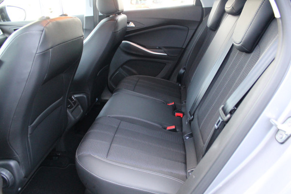 Opel Grandland 1.2-130pk Turbo GS-Line. Zeer nette en luxe hoogzitter, slechts 43.000km ! Autm. airco dual, camera, half leder, navigatie, telefoonvoorb, Apple carplay/Android auto, lane- en side assist, cruise control, metallic lak, LM wielen etc.
