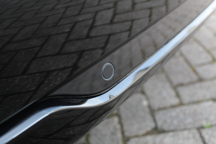 Opel Grandland 1.2-130pk Turbo GS-Line. Zeer nette en luxe hoogzitter, slechts 43.000km ! Autm. airco dual, camera, half leder, navigatie, telefoonvoorb, Apple carplay/Android auto, lane- en side assist, cruise control, metallic lak, LM wielen etc.