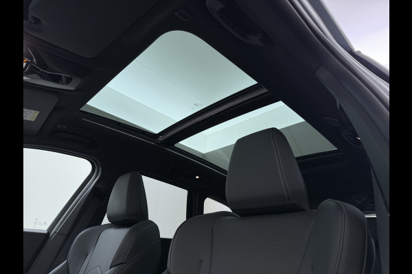 BMW iX1 eDrive20 67kWh M Sport pakket Pano-Dak/Schuif-dak Leer SOH 100% Warmtepomp Camera Navi Ecc PDC-a+v Apple Carplay Android Auto Elek.Achterklep Zwarte-Hemel VerkeersbordHerkenning WiFi M Aerodynamica  Lmv Led Privacy Glas Isofix DAB Keyless Wifi 1e Eigenaar Origineel Nederlandse Auto !!