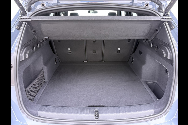 BMW iX1 eDrive20 67kWh M Sport pakket Pano-Dak/Schuif-dak Leer SOH 100% Warmtepomp Camera Navi Ecc PDC-a+v Apple Carplay Android Auto Elek.Achterklep Zwarte-Hemel VerkeersbordHerkenning WiFi M Aerodynamica  Lmv Led Privacy Glas Isofix DAB Keyless Wifi 1e Eigenaar Origineel Nederlandse Auto !!