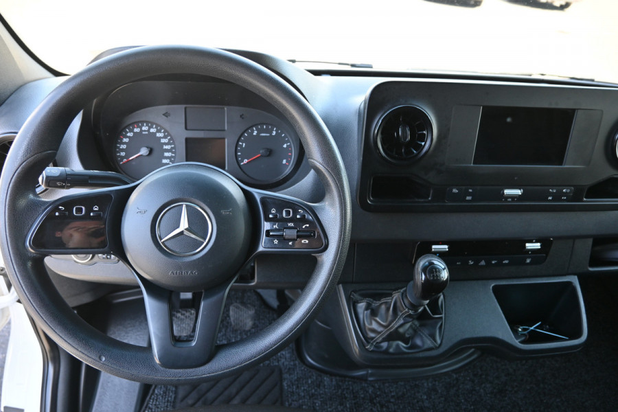 Mercedes-Benz Sprinter 315 CDI L2H1 RWD Geveerde stoel, Camera, Trekhaak, Standkachel
