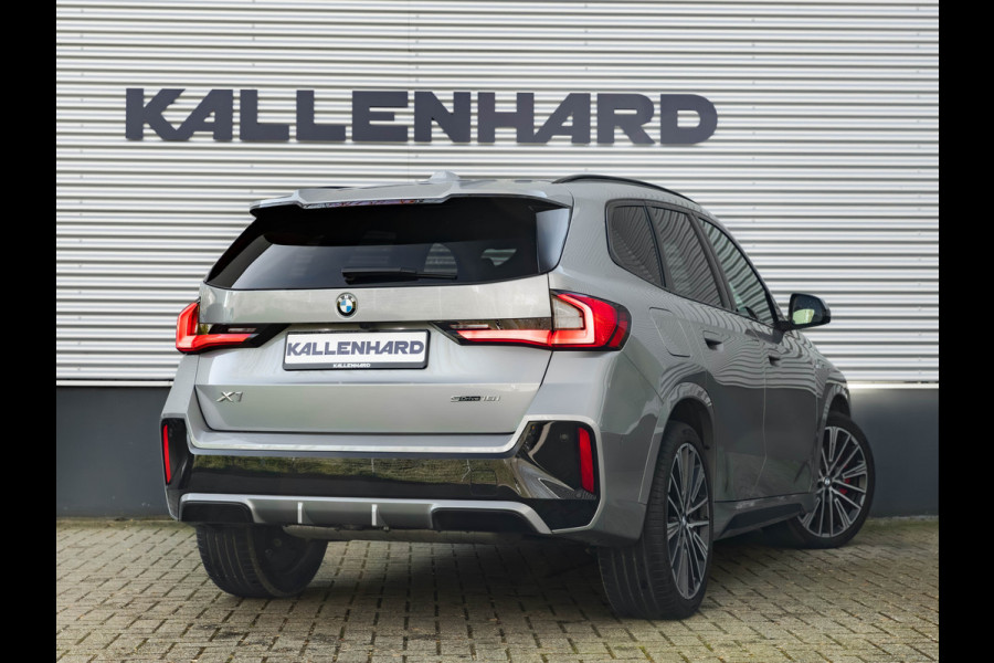BMW X1 sDrive18i - Pano - Trekhaak - Memoryzetels - Head-up - ACC