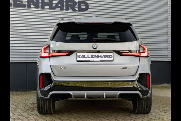 BMW X1 sDrive18i - Pano - Trekhaak - Memoryzetels - Head-up - ACC