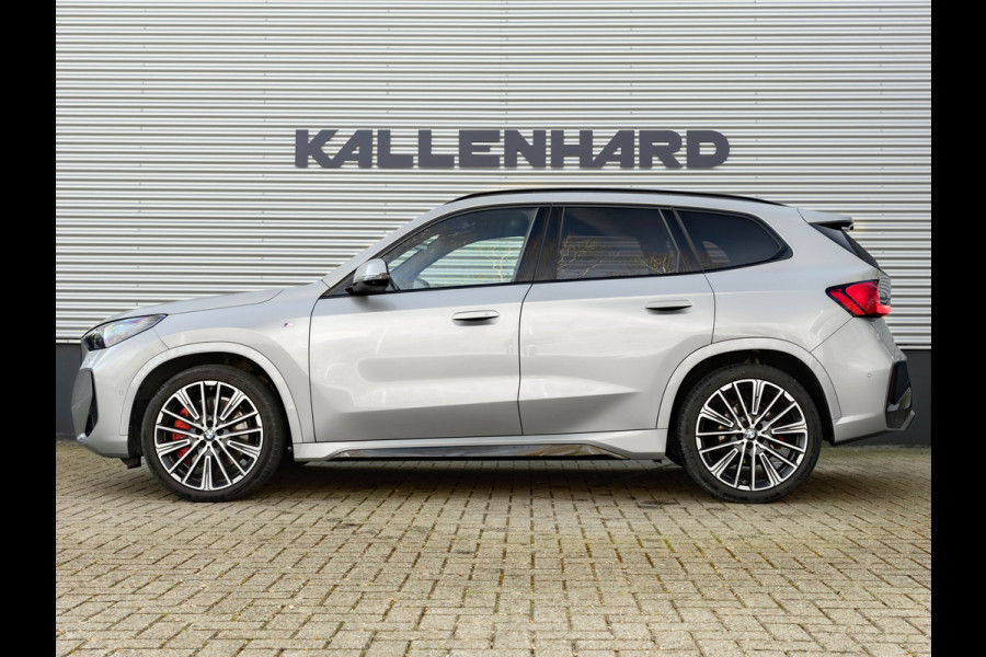 BMW X1 sDrive18i - Pano - Trekhaak - Memoryzetels - Head-up - ACC