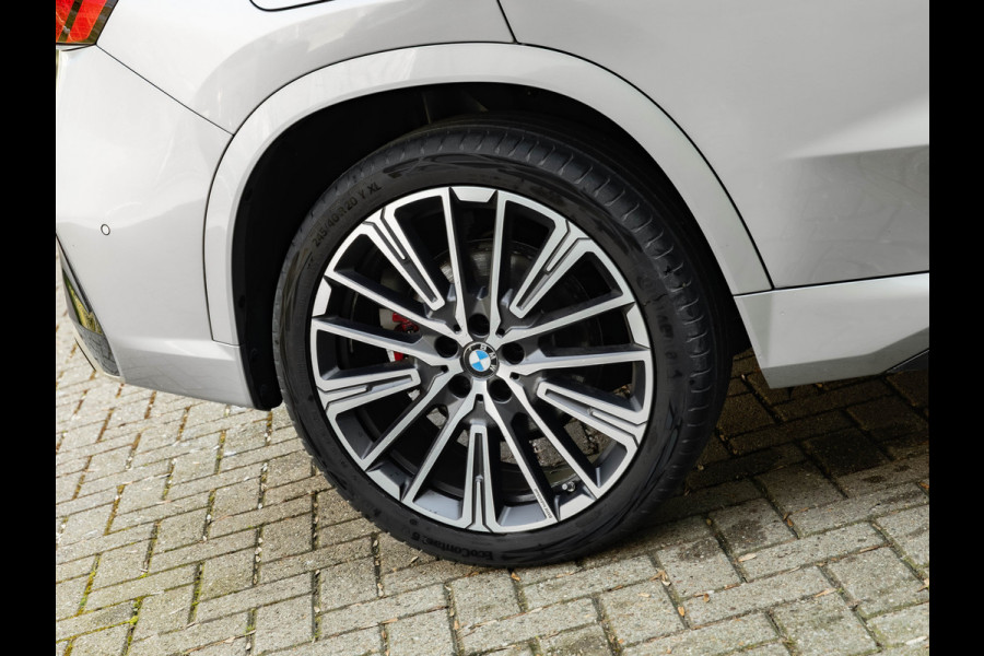 BMW X1 sDrive18i - Pano - Trekhaak - Memoryzetels - Head-up - ACC