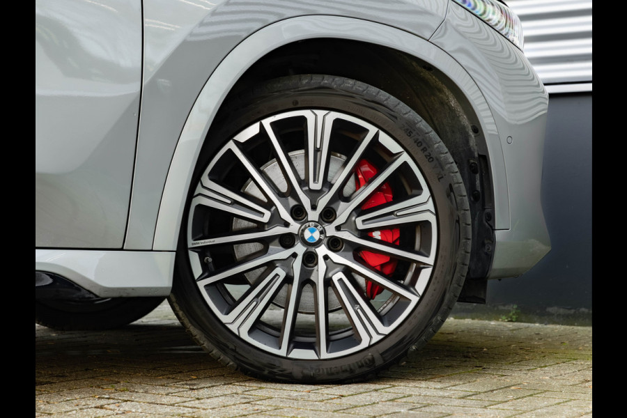 BMW X1 sDrive18i - Pano - Trekhaak - Memoryzetels - Head-up - ACC
