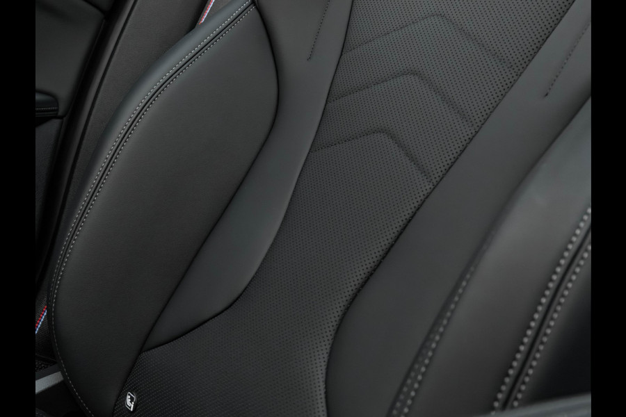 BMW X1 sDrive18i - Pano - Trekhaak - Memoryzetels - Head-up - ACC