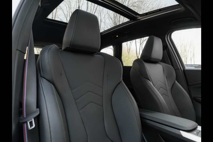 BMW X1 sDrive18i - Pano - Trekhaak - Memoryzetels - Head-up - ACC