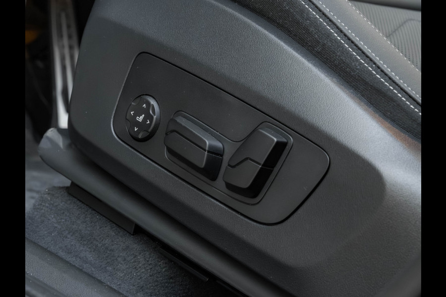 BMW X1 sDrive18i - Pano - Trekhaak - Memoryzetels - Head-up - ACC