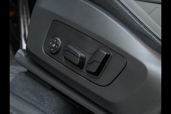 BMW X1 sDrive18i - Pano - Trekhaak - Memoryzetels - Head-up - ACC