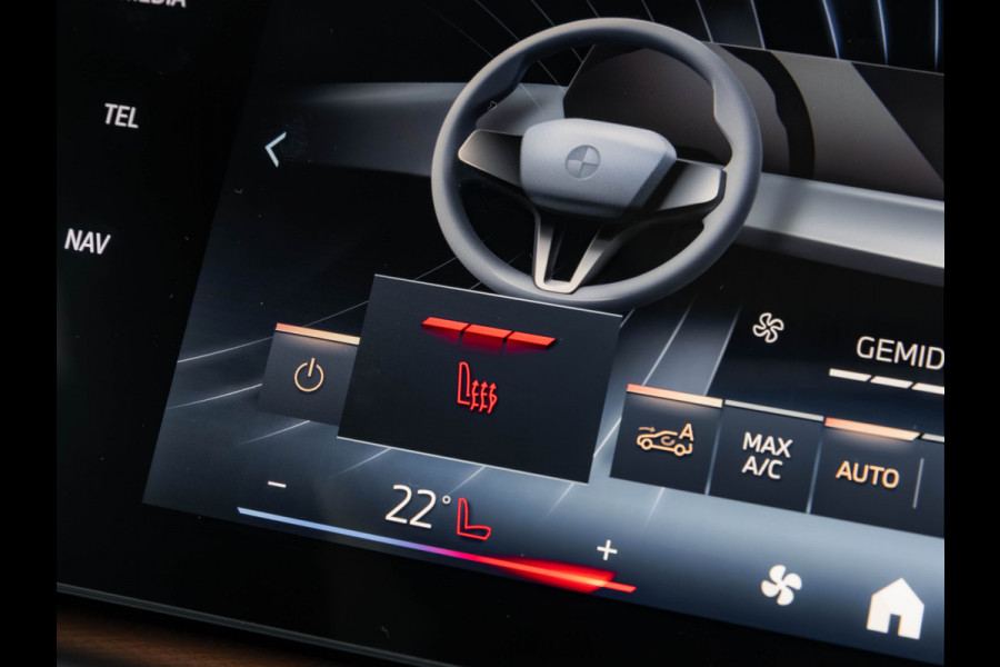 BMW X1 sDrive18i - Pano - Trekhaak - Memoryzetels - Head-up - ACC