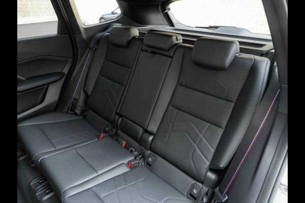 BMW X1 sDrive18i - Pano - Trekhaak - Memoryzetels - Head-up - ACC