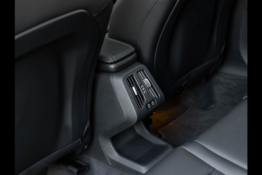 BMW X1 sDrive18i - Pano - Trekhaak - Memoryzetels - Head-up - ACC