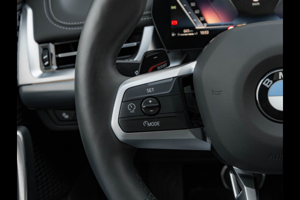 BMW X1 sDrive18i - Pano - Trekhaak - Memoryzetels - Head-up - ACC