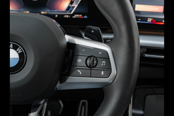 BMW X1 sDrive18i - Pano - Trekhaak - Memoryzetels - Head-up - ACC