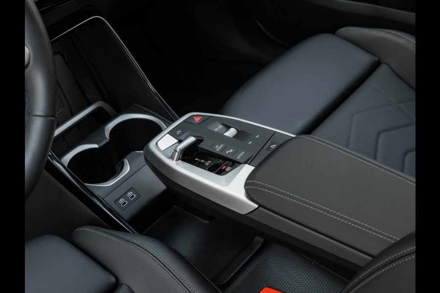 BMW X1 sDrive18i - Pano - Trekhaak - Memoryzetels - Head-up - ACC