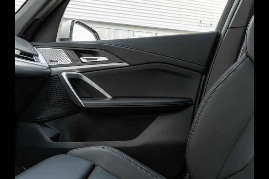 BMW X1 sDrive18i - Pano - Trekhaak - Memoryzetels - Head-up - ACC