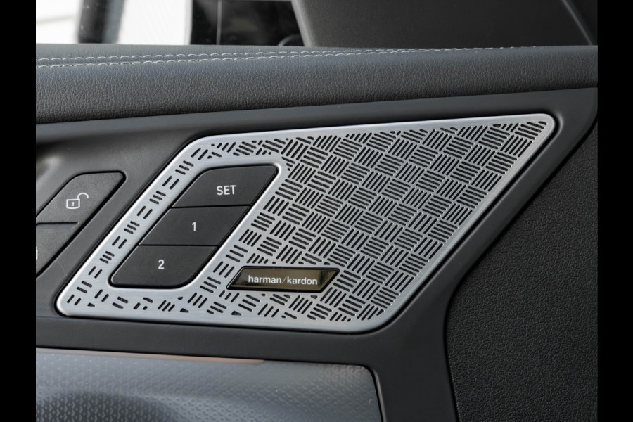 BMW X1 sDrive18i - Pano - Trekhaak - Memoryzetels - Head-up - ACC