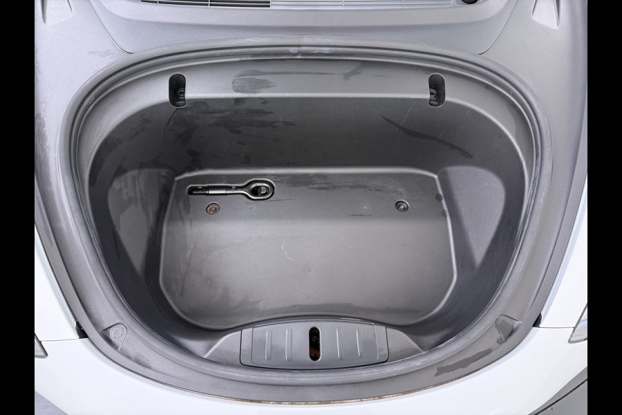 Tesla Model 3 SR+ 325PK LFP-Accu SOH 89.6% Lmv 19" AutoPilot Leer Pano-Dak Adaptive Cruise Lmv 18" Camera's Elektr.-Stuur+Stoelen+Spiegels+Geh Ecc Navi Led DAB Voorverwarmen interieur via App Keyless One-Pedal-Drive Wifi 1e Eigenaar Origineel Nederlandse Auto LFP accu dus 100% opladen!