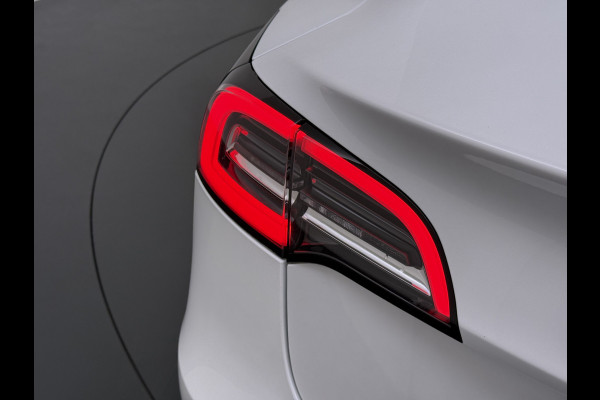 Tesla Model 3 SR+ 325PK LFP-Accu SOH 89.6% Lmv 19" AutoPilot Leer Pano-Dak Adaptive Cruise Lmv 18" Camera's Elektr.-Stuur+Stoelen+Spiegels+Geh Ecc Navi Led DAB Voorverwarmen interieur via App Keyless One-Pedal-Drive Wifi 1e Eigenaar Origineel Nederlandse Auto LFP accu dus 100% opladen!