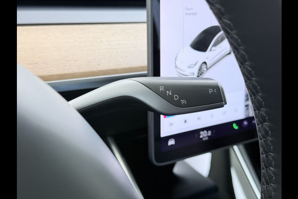 Tesla Model 3 SR+ 325PK LFP-Accu SOH 89.6% Lmv 19" AutoPilot Leer Pano-Dak Adaptive Cruise Lmv 18" Camera's Elektr.-Stuur+Stoelen+Spiegels+Geh Ecc Navi Led DAB Voorverwarmen interieur via App Keyless One-Pedal-Drive Wifi 1e Eigenaar Origineel Nederlandse Auto LFP accu dus 100% opladen!