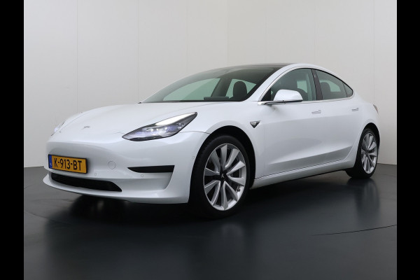 Tesla Model 3 SR+ 325PK LFP-Accu SOH 89.6% Lmv 19" AutoPilot Leer Pano-Dak Adaptive Cruise Lmv 18" Camera's Elektr.-Stuur+Stoelen+Spiegels+Geh Ecc Navi Led DAB Voorverwarmen interieur via App Keyless One-Pedal-Drive Wifi 1e Eigenaar Origineel Nederlandse Auto LFP accu dus 100% opladen!
