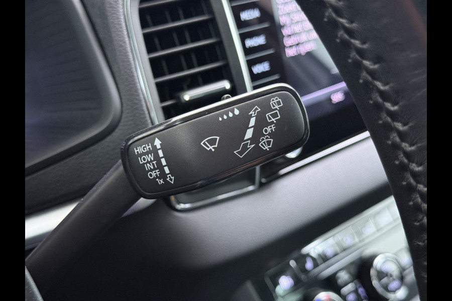 Škoda Karoq 1.5T 150pk ACT Trekhaak Adap.Cruise Camera Navi Virtual Cockpit ECC Apple Carplay Android PDC StoelverwarmingVerschuifbare Achte Comfort Pack Lmv Led Isofix DAB Voorruitverwarming Regen-Lichtsensor File Assist Verkeersbord Detectie 1.500KG Trekgewicht 1e Eigenaar Origineel Nederlandse Auto Bij 110.000km nog Beurt gehad! 1.500kg Trekgewicht! EURO6