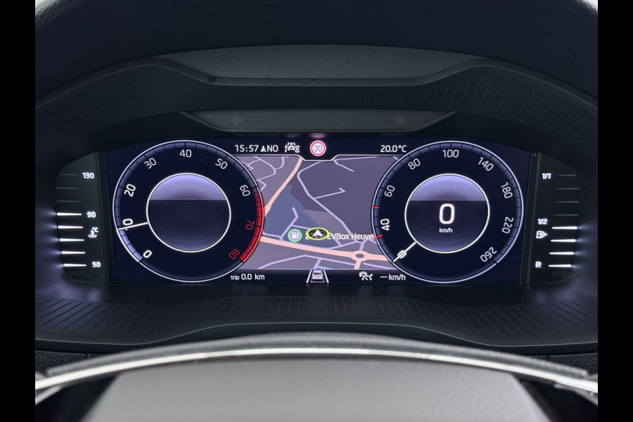 Škoda Karoq 1.5T 150pk ACT Trekhaak Adap.Cruise Camera Navi Virtual Cockpit ECC Apple Carplay Android PDC StoelverwarmingVerschuifbare Achte Comfort Pack Lmv Led Isofix DAB Voorruitverwarming Regen-Lichtsensor File Assist Verkeersbord Detectie 1.500KG Trekgewicht 1e Eigenaar Origineel Nederlandse Auto Bij 110.000km nog Beurt gehad! 1.500kg Trekgewicht! EURO6