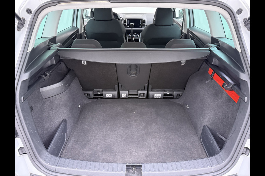 Škoda Karoq 1.5T 150pk ACT Trekhaak Adap.Cruise Camera Navi Virtual Cockpit ECC Apple Carplay Android PDC StoelverwarmingVerschuifbare Achte Comfort Pack Lmv Led Isofix DAB Voorruitverwarming Regen-Lichtsensor File Assist Verkeersbord Detectie 1.500KG Trekgewicht 1e Eigenaar Origineel Nederlandse Auto Bij 110.000km nog Beurt gehad! 1.500kg Trekgewicht! EURO6