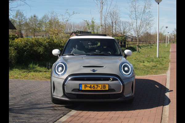 MINI Mini Electric Classic 33 kWh | Panoramadak | Camera | Apple Carplay | Cruise Control |